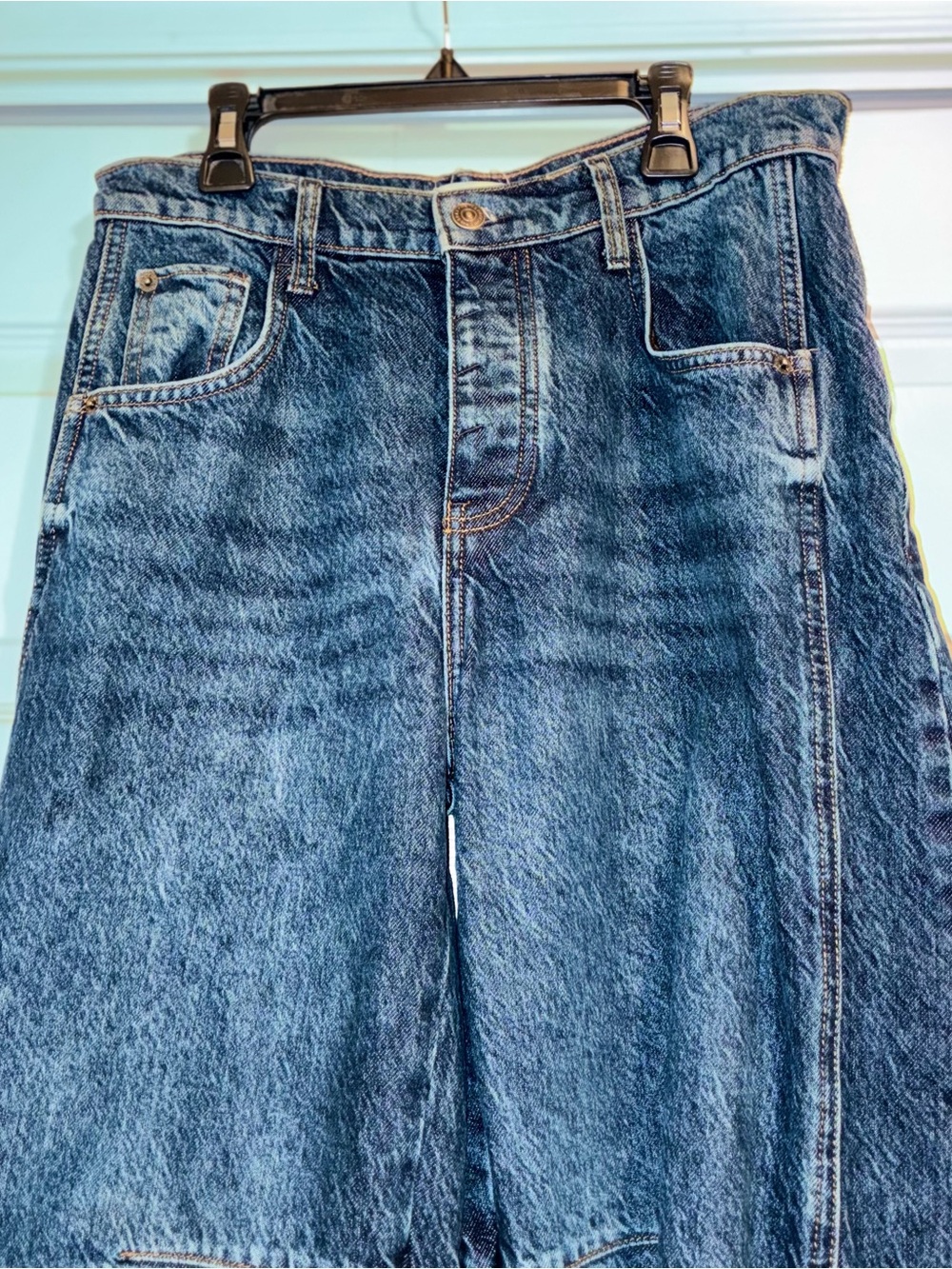 We The Free Dark Wash Barrel Jeans, size 26 - Picture 4 of 7